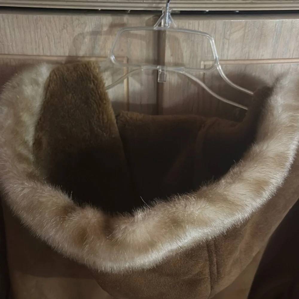 White Stag Brown Faux Fur Trimmed Jacket - Picture 10 of 16